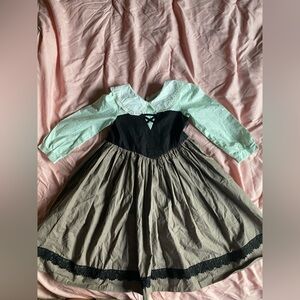 Girls dress